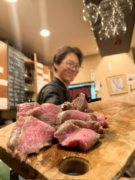 切り分けられた黒毛和牛の数々
